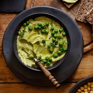 hummus-de-aguacate-y-cilantro
