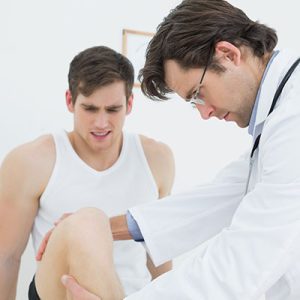 joven en examen medico