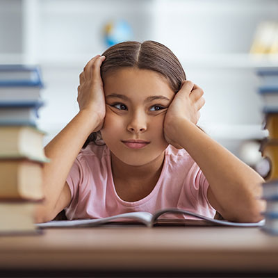 niña en su adaptación a la rutina escolar